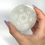 Placa de Selenita com símbolo do Cubo de Metatron 7cm